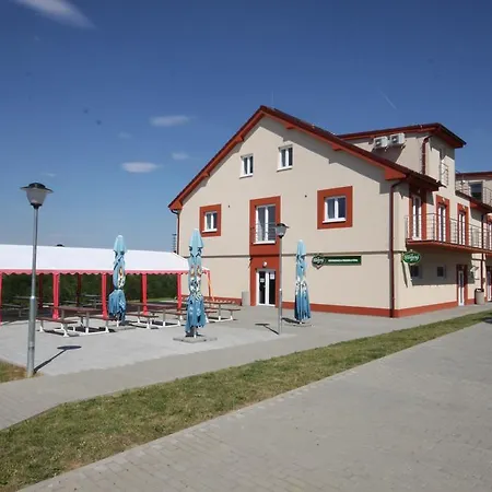 Campingplads Mobilheimy U Prehrady